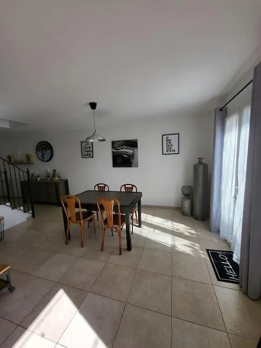 Maison Chaleureuse Monteux Villa